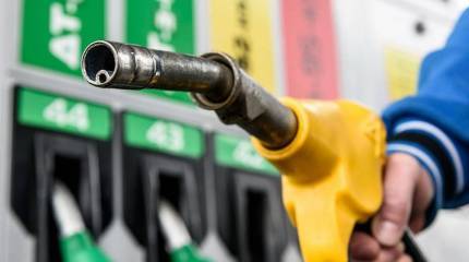 Бензин опять подорожает. Даже если рубль не упадёт