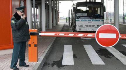 В Киеве призвали полностью прекратить транспортное сообщение с Россией