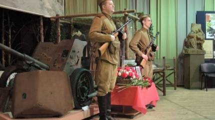 Когда генералы отдают честь рядовому