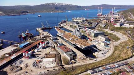 Операция по выводу ТАВКР «Адмирал Кузнецов» из сухого дока началась на 35-м СРЗ в Мурманске