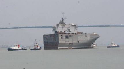 La proa de Vladivostok está a flote.