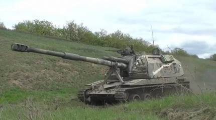 Работа российской артиллерии по наступающей бронетехнике противника на Херсонском направлении попала на видео