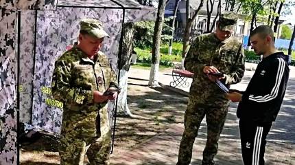 Киев продолжает отправлять русскоязычное население Донбасса в окопы