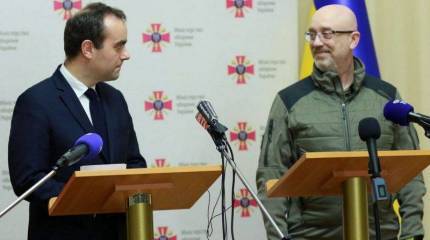 Министр обороны Франции объявил о поставке Киеву дополнительной партии 155-мм САУ Caesar