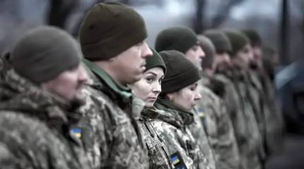 Вслед за Безуглой о возможной отправке женщин в окопы заявила нардеп ВРУ Инна Совсун