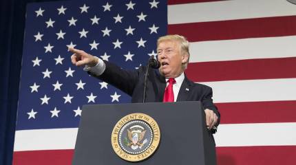 Трамп начал с повторения угроз в адрес БРИКС, а опустился до личных оскорблений Дмитрия Медведева