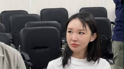 Посещение китайской певицей Мариуполя вызвало негодование украинских дипломатов