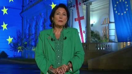 «Никуда уходить с поста не собираюсь»: президент Грузии Зурабишвили заявила, что страна «не устоит под ногами России»