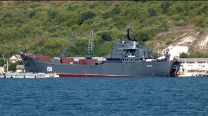 БДК «Саратов» подняли со дна моря в Бердянске