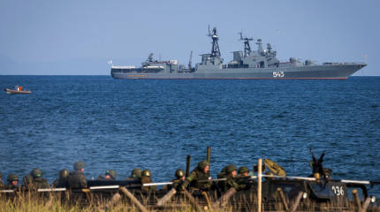 Министр обороны Сергей Шойгу прибыл в район проведения учений "Восток-2014"