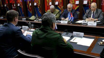 Сергей Шойгу обсудил с заместителем главы правительства Кубы Риккардо Кабрисасом вопросы военно-технического сотрудничества между странами