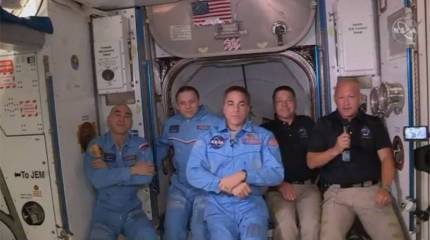 «Фыркал всю дорогу»: Астронавты США рассказали о полёте Crew Dragon к МКС