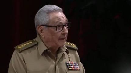 Рауль Кастро сложил с себя полномочия первого секретаря Компартии Кубы