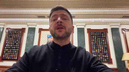 На Украине обсуждают обращение Зеленского с вылетевшей в эфире белой субстанцией