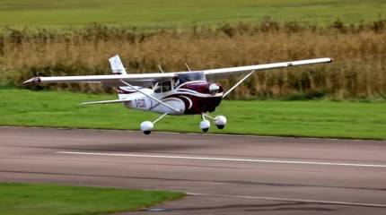 «Великая милость Его Величества»: король Таиланда подарил армии самолеты Cessna