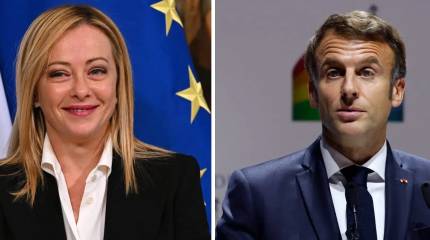 Ý và Pháp đang cố gắng thuyết phục Iran dỡ bỏ lệnh phong tỏa eo biển Hormuz.