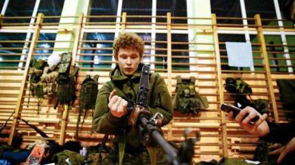 Польская армия собирает вокруг себя экстремистов и школьников