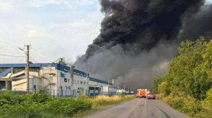 Пожар продолжается до сих пор: на поражённом «Калибрами» предприятии производилась электроника для украинских БПЛА