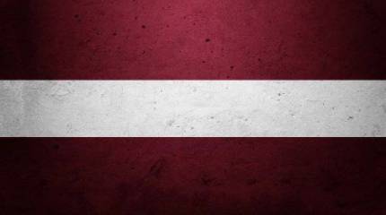 В Риге потоптались по латвийскому флагу