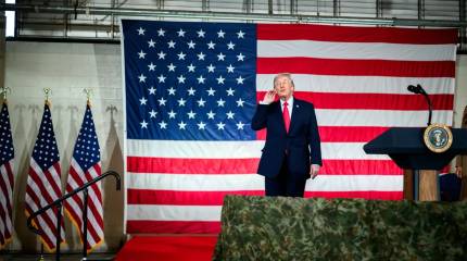«Встаньте в строй, клоуны»: Трамп высказался о Канаде