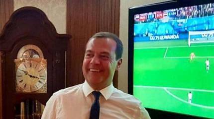 Дмитрий Медведев травмирован. Нужна замена?