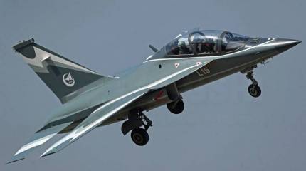 В Китае презентовали новый учебно-боевой самолёт L-15B