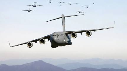 Транспортники C-17A ВВС США сегодня весь день летят на  Ближний Восток