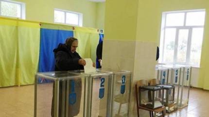 Украинские власти фактически отсекли избирателей из Донбасса