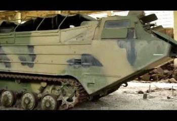 Ополченцы Луганска восстанавливают бронемашины-амфибии