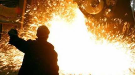 СМИ: власти РФ запретят госкомпаниям импортировать автотехнику и продукты металлургии