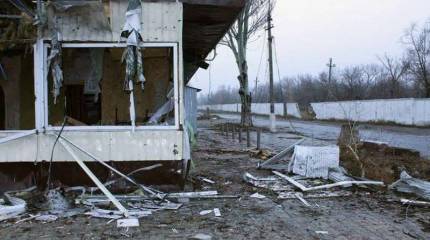 Перестрелки между украинскими силовиками и ополченцами Новороссии продолжаются