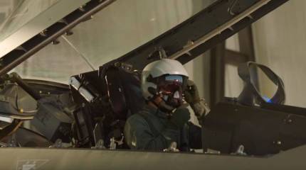 Портал Sina обсудил, почему истребитель J-20 не выпускается в двухместном варианте