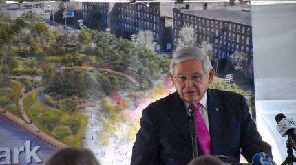 Американский политик назвал ещё одну «мировую угрозу» наряду с климатом, Россией и Китаем