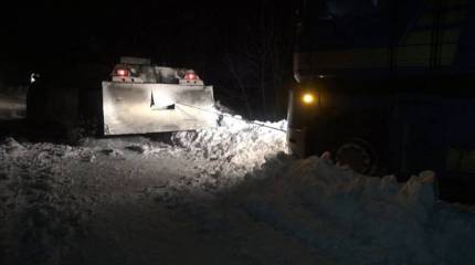 Уборка в ДНР. Чистят снег, чистят ряды