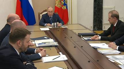 Путин заявил, что принятые меры в экономике начали давать результат