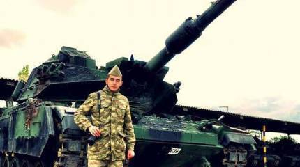 Турецкая армия стягивает дополнительную военную технику к границе с Сирией