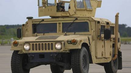 Бронеавтомобиль HMMWV ВС США застрял в песке во время учений десанта США и Республики Корея