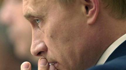 Путин должен развязать войну со своим собственным окружением. Войну!