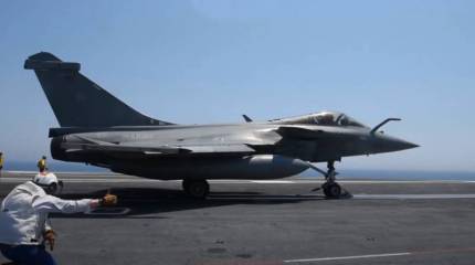 Истребитель Rafale-Marine успешно прошёл испытания при имитации взлёта с авианосца в Индии