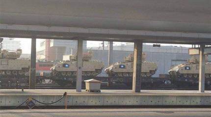 Итальянские журналисты считают, что БМП "Bradley" с австрийского ж/д вокзала направляют на Украину
