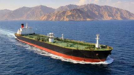 UKMTO: Катера КСИР открыли огонь по танкеру у берегов Омана