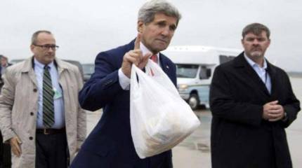 Джен Псаки раскрыла тайну полиэтиленового пакета госсекретаря Керри