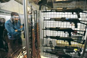 Любовь к оружию. Человек с пистолетом не защищен законом