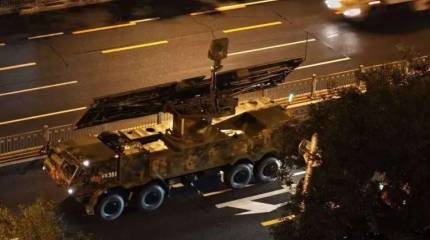 Китай представит три микроволновых системы для борьбы с роями дронов