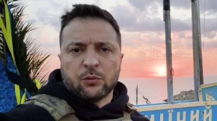 Опубликованы кадры посещения Зеленским острова Змеиный в 500-й день вооружённого конфликта