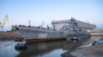 Крейсер «Адмирал Нахимов» готовят к ремонтным работам