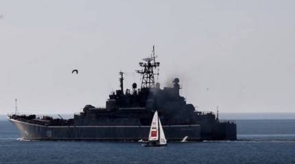 Сразу два российских БДК отправились в Средиземное море