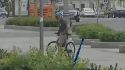 В прессе США обсуждает оскорбившего символ Z американского военно-морского атташе в Москве