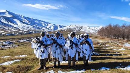 Власти Азербайджана отказались отводить свои войска от условной границы с Арменией