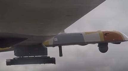 Российское Минобороны продемонстрировало применение ударного беспилотника «Иноходец» против украинской бронетехники и укреплений